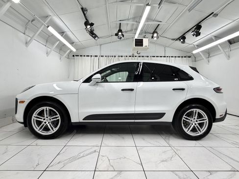 Certified 2023 Porsche Macan image 15