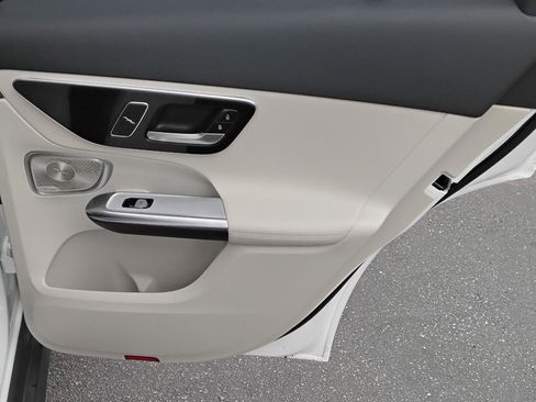 Used 2025 Mercedes-Benz GLC 300 GLC 300 image 23