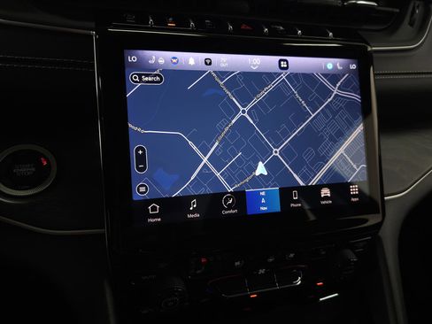 Used 2021 Jeep Grand Cherokee L Limited w/ Luxury Tech Group II AWD/4WD image 27