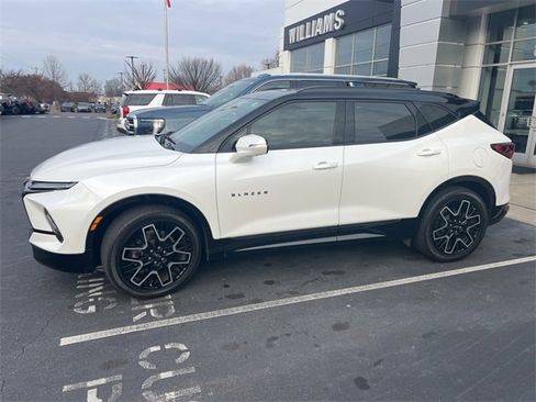 Used 2024 Chevrolet Blazer RS w/ Driver Confidence II Package image 2