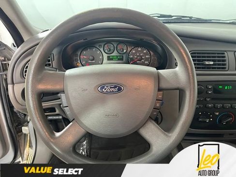 Used 2007 Ford Taurus SE FWD image 14