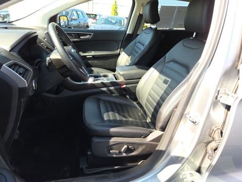 Used 2022 Ford Edge SEL image 9