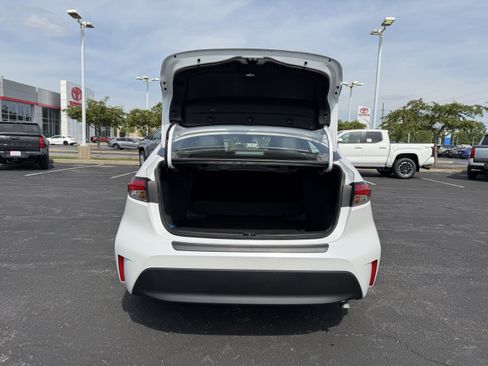 Used 2026 Toyota Corolla LE FWD image 7