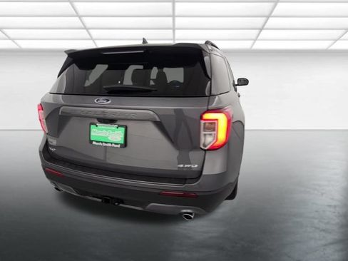 Used 2024 Ford Explorer XLT w/ Equipment Group 202A AWD/4WD image 8