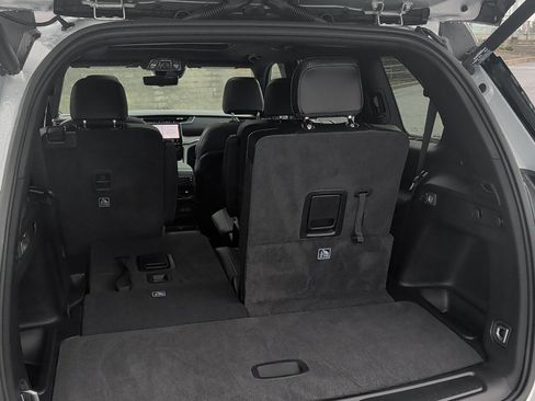 New 2025 Jeep Grand Cherokee L Limited w/ Luxury Tech Group II image 9