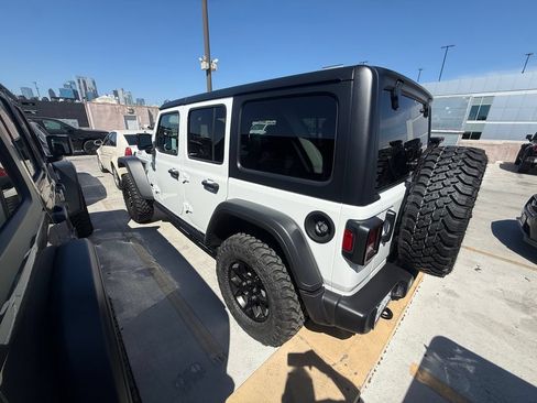 Used 2026 Jeep Wrangler Unlimited Sport AWD/4WD image 4