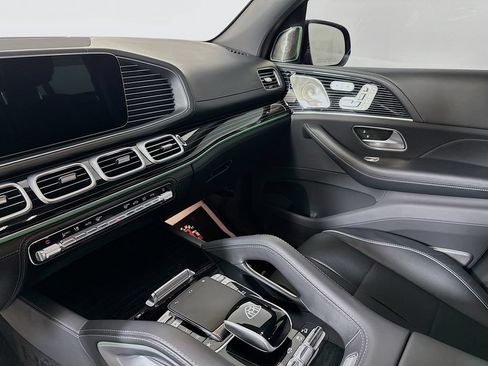 Used 2023 Mercedes-Benz Maybach GLS 600 4MATIC image 16