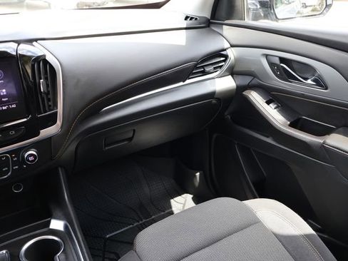 Used 2020 Chevrolet Traverse LT FWD image 13