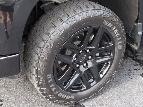 Used 2024 Chevrolet Silverado 1500 Custom Trail Boss AWD/4WD image 11
