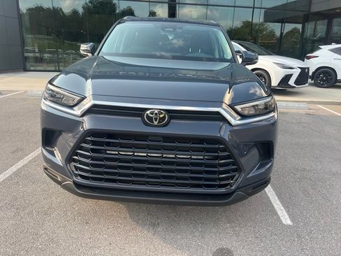 Used 2024 Toyota Grand Highlander AWD image 4