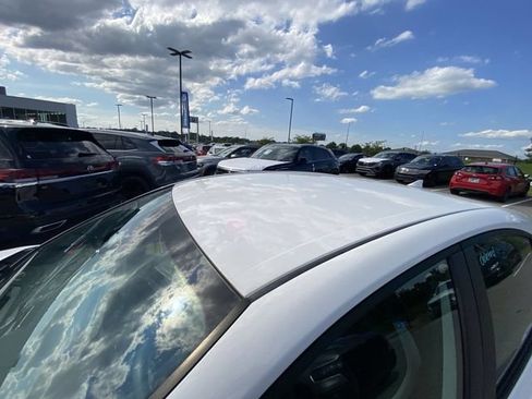 Used 2025 Toyota Camry SE FWD image 3