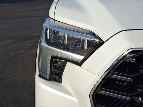 Used 2024 Toyota Sequoia Platinum image 9