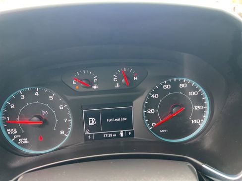 Used 2023 Chevrolet Equinox LS FWD image 17
