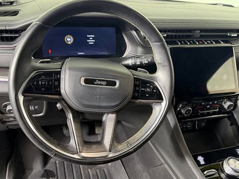 Used 2022 Jeep Grand Cherokee L Overland w/ Luxury Tech Group IV AWD/4WD image 17