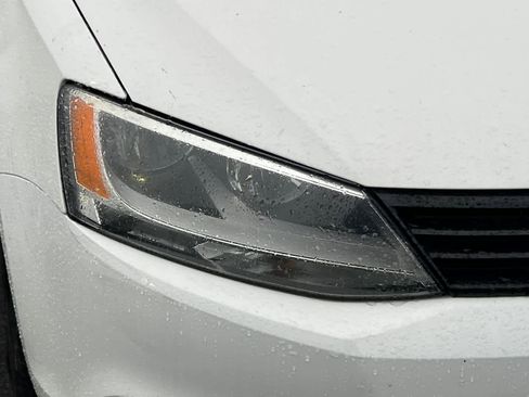 Used 2011 Volkswagen Jetta SE image 8