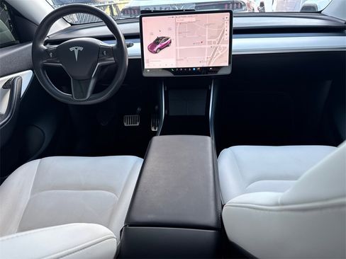 Used 2021 Tesla Model Y 2WD image 8