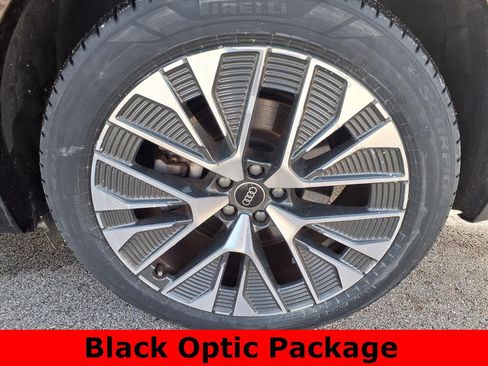 Used 2024 Audi Q8 e-tron Premium Plus w/ Premium Plus Package image 12