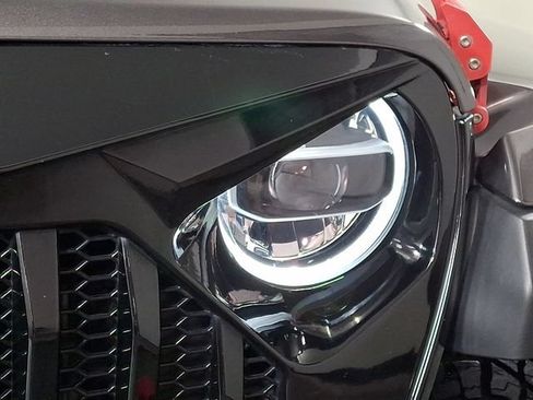 Used 2021 Jeep Gladiator Rubicon AWD/4WD image 12
