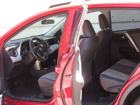 Used 2015 Toyota RAV4 XLE FWD image 12