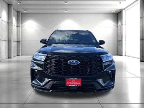 Used 2025 Ford Explorer ST-Line AWD/4WD image 3