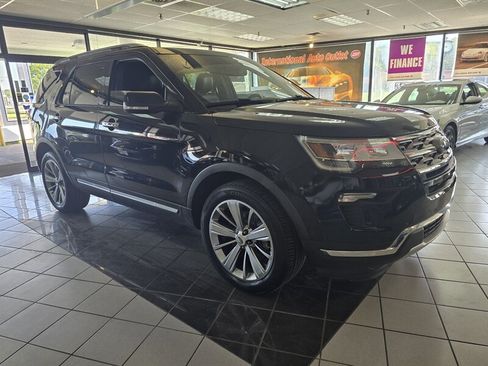 Used 2018 Ford Explorer Limited AWD/4WD image 3
