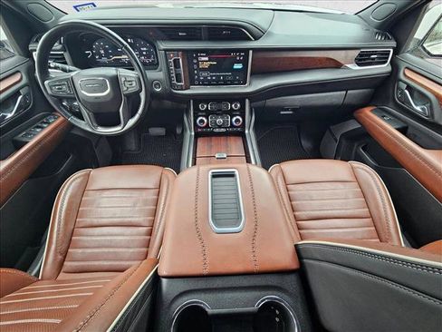 Used 2023 GMC Yukon Denali Ultimate image 13