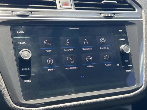 Certified 2023 Volkswagen Tiguan SE FWD image 13