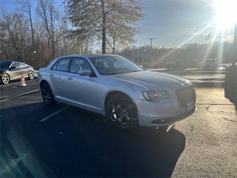 Used 2023 Chrysler 300 S image 2