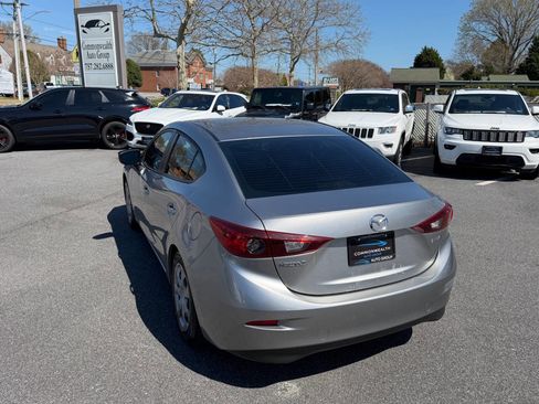 Used 2015 MAZDA MAZDA3 i Sport image 11