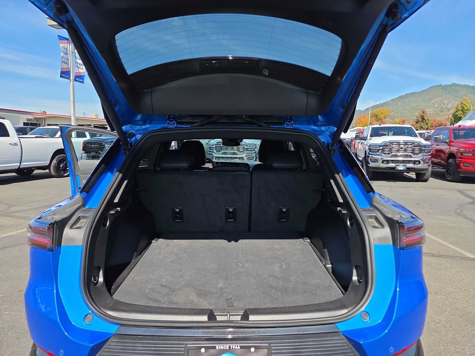 Used 2024 Chevrolet Equinox EV LT FWD image 27