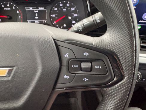 Used 2024 Chevrolet Trax LS w/ LS Convenience Package FWD image 30