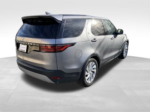 Certified 2025 Land Rover Discovery S image 8