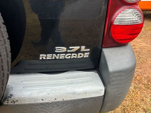 Used 2005 Jeep Liberty Renegade image 14
