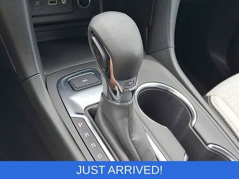 Used 2023 Chevrolet Equinox LS AWD/4WD image 7
