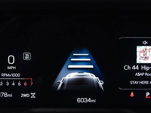 Used 2025 GMC Acadia Denali AWD/4WD image 29