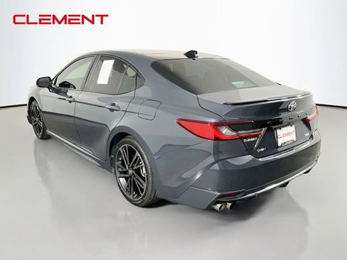 Used 2025 Toyota Camry XSE FWD image 9