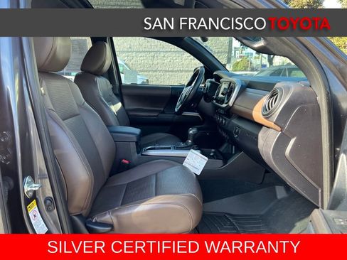 Certified 2016 Toyota Tacoma Limited image 19