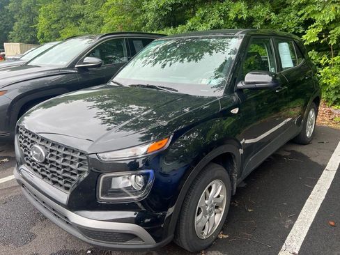 Certified 2024 Hyundai Venue SE FWD image 5