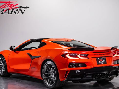 Used 2025 Chevrolet Corvette Z06 w/ Stealth Interior Trim Package RWD image 3