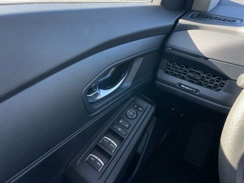 Certified 2025 Honda Accord LX image 22