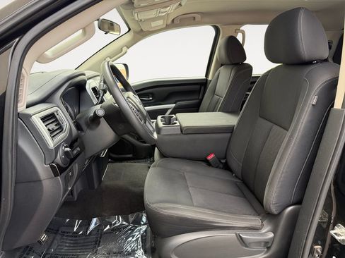 Used 2019 Nissan Titan SV AWD/4WD image 14