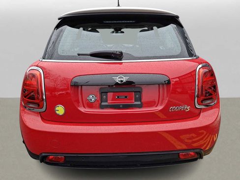 Certified 2024 MINI Cooper SE image 5