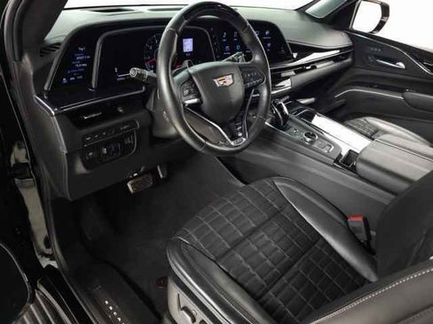 Used 2023 Cadillac Escalade V w/ LPO, ONYX Package image 21