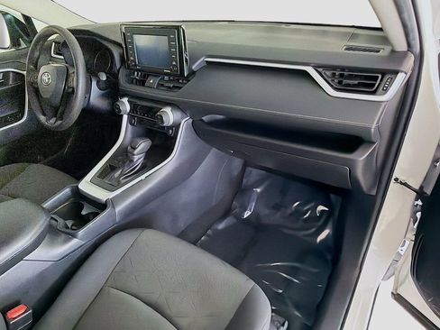 Used 2020 Toyota RAV4 XLE w/ Carpet Mat Package FWD image 27