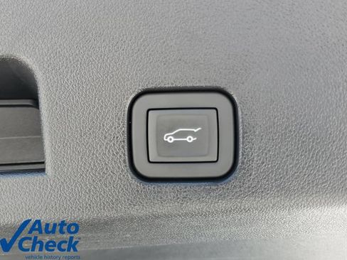 Used 2024 Chevrolet Traverse LT w/ Midnight/Sport Edition FWD image 11