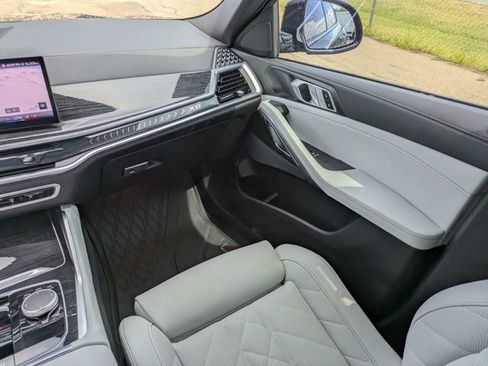 Used 2025 BMW X6 xDrive40i w/ Parking Assistance Package AWD/4WD image 18