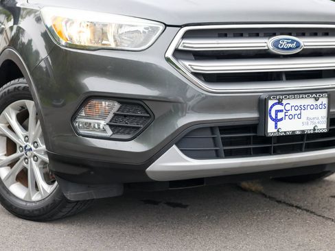 Used 2017 Ford Escape SE AWD/4WD image 32