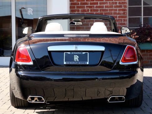 Used 2018 Rolls-Royce Dawn image 22