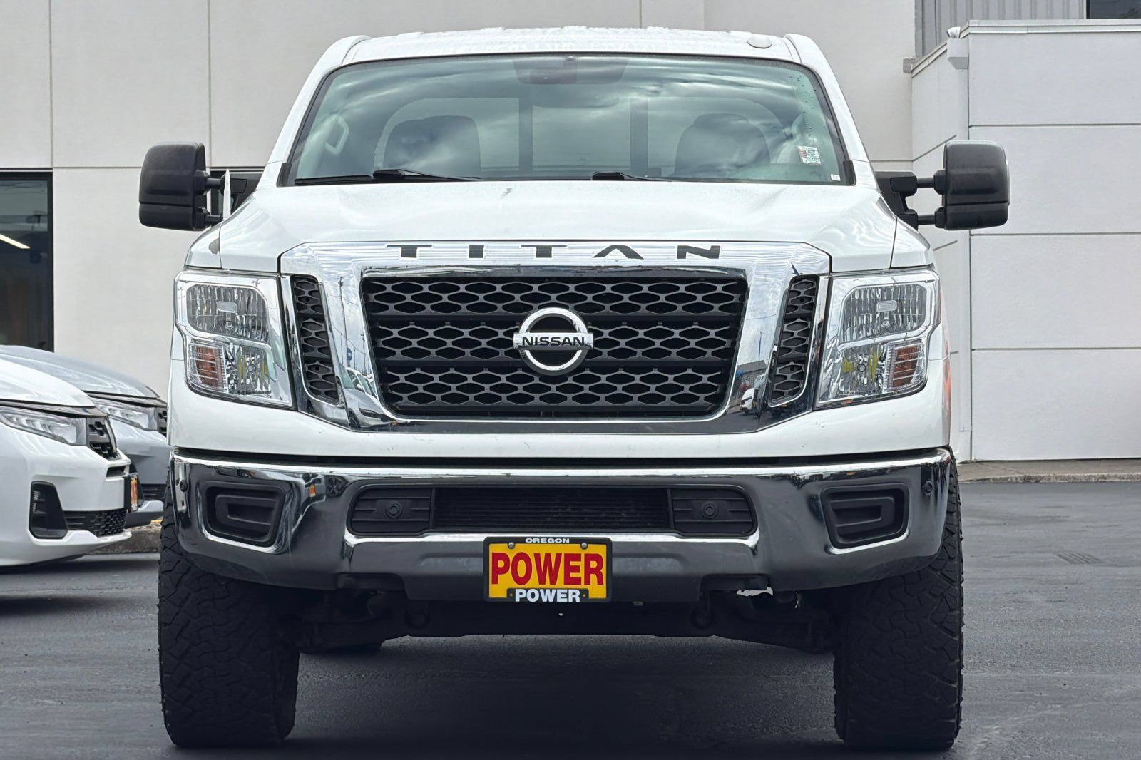 Used 2018 Nissan Titan SV w/ SV Convenience Package AWD/4WD image 8