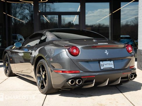Used 2016 Ferrari California T image 13